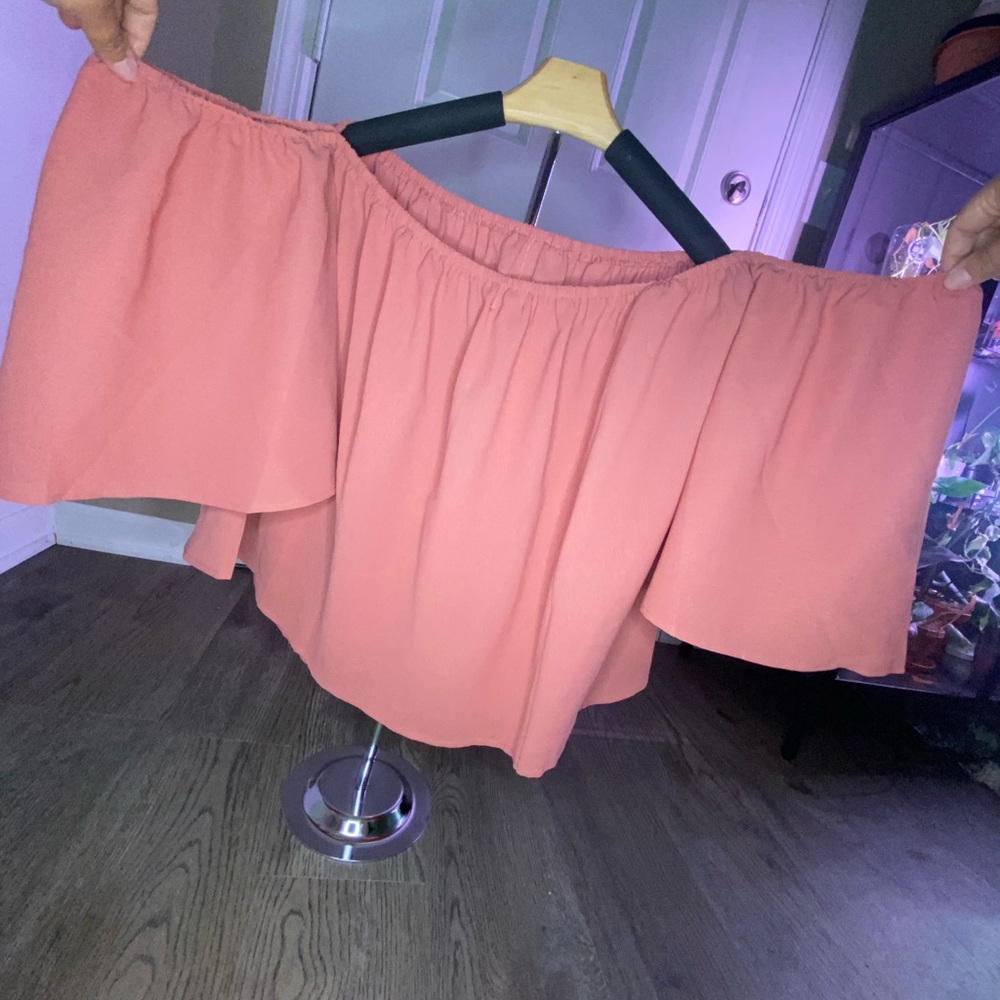 🌼NWT off the shoulder pink chiffon blouse - Picture 2 of 3